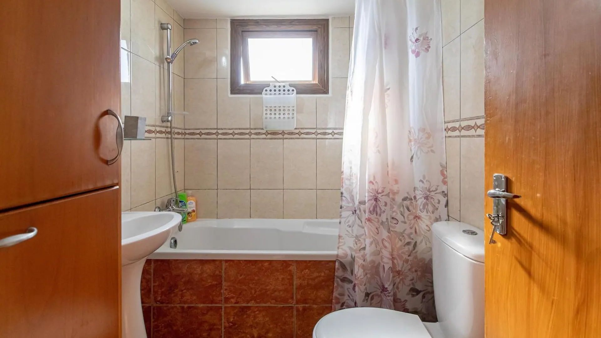 3 Bedroom Central Apartment Larnaca