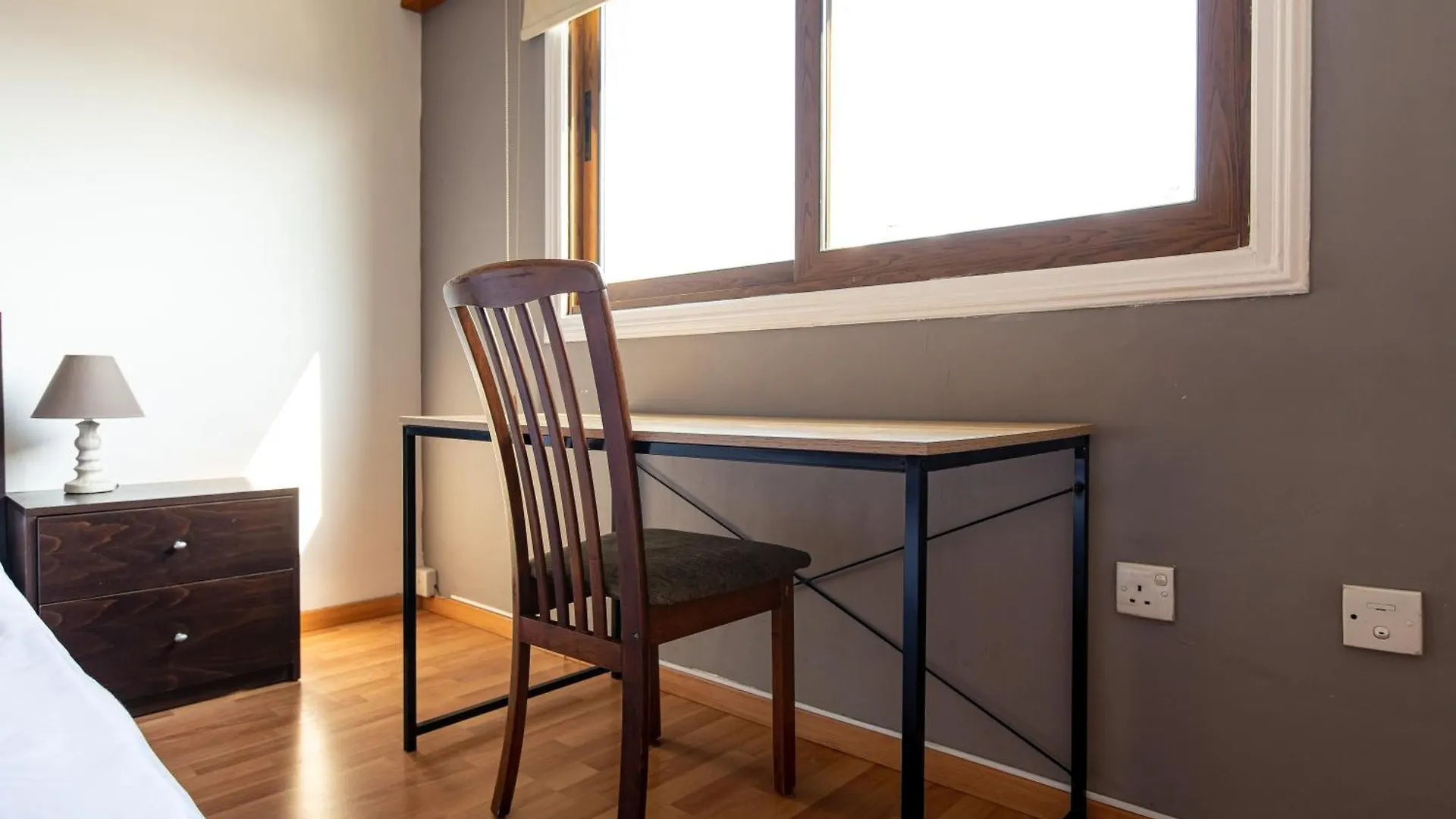3 Bedroom Central Apartment ラルナカ