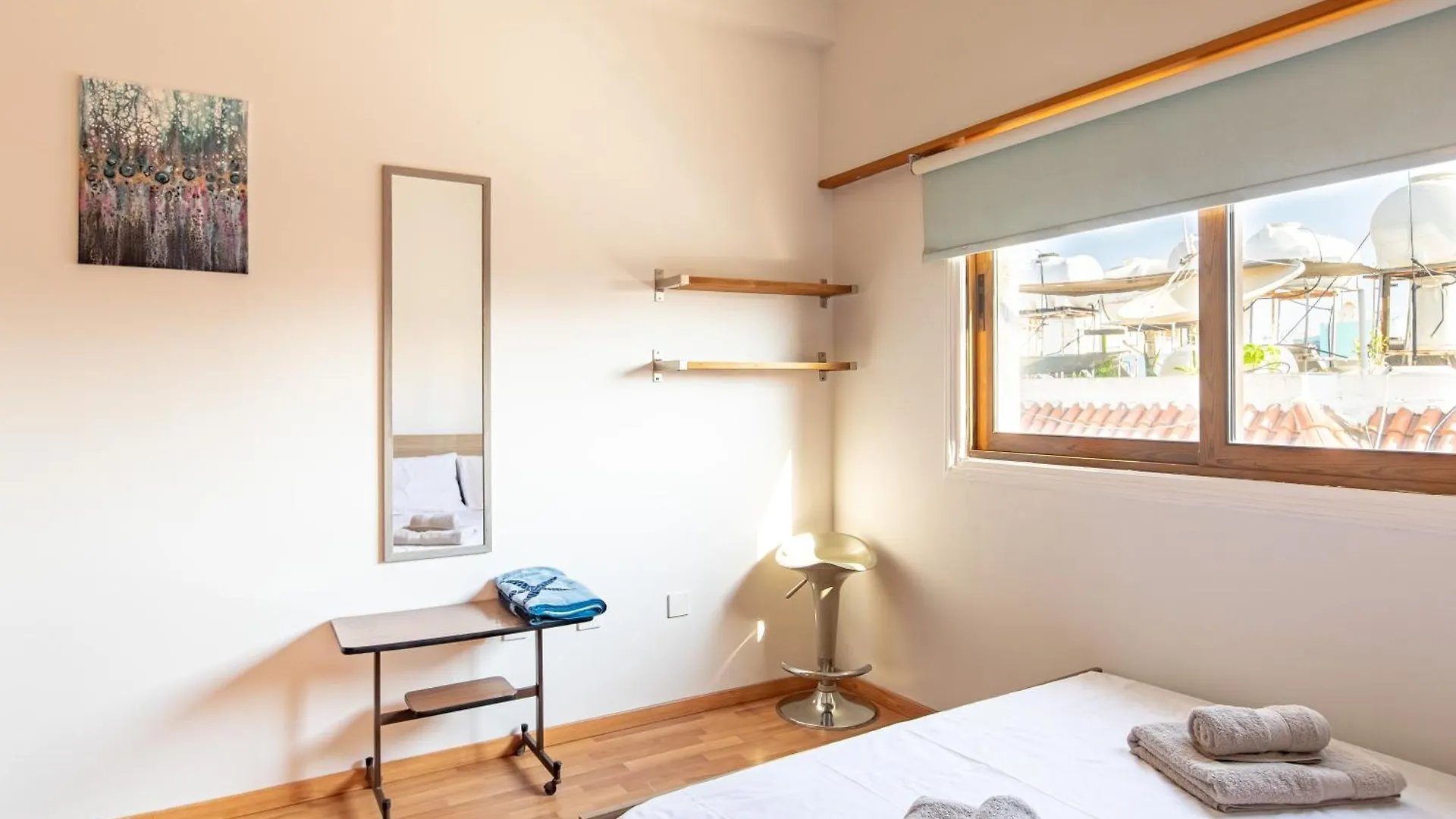 3 Bedroom Central Apartment ラルナカ